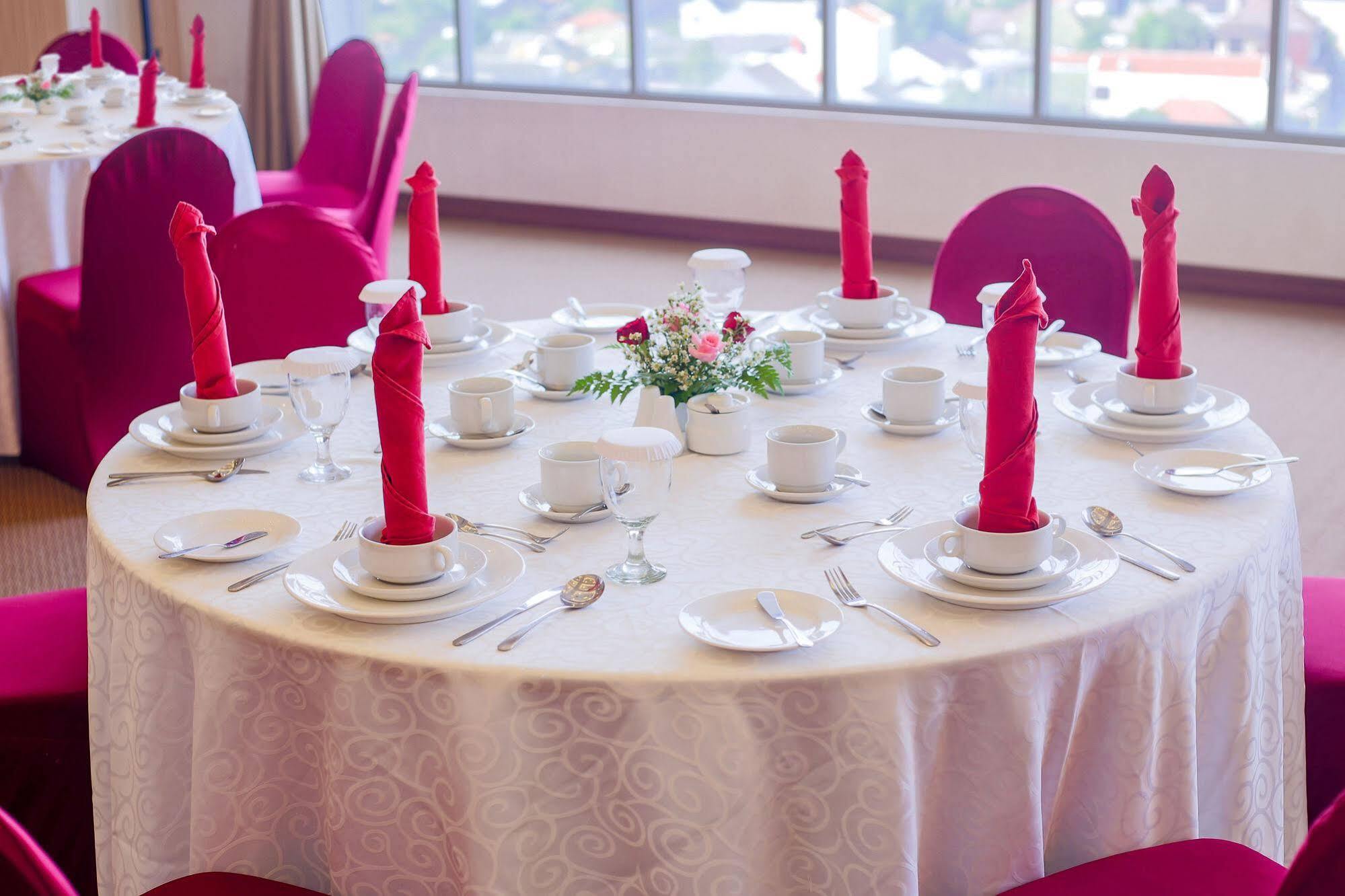 Grand Hap Solo Hotel Luaran gambar